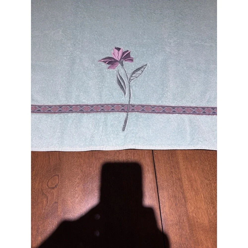 Saturday Knight Ltd Vintage Bath Towel 47X25” Sea Foam Teal Floral Embroidered